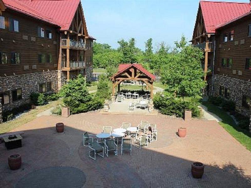 Grand Lodge Hotel Wausau - Rothschild Εξωτερικό φωτογραφία