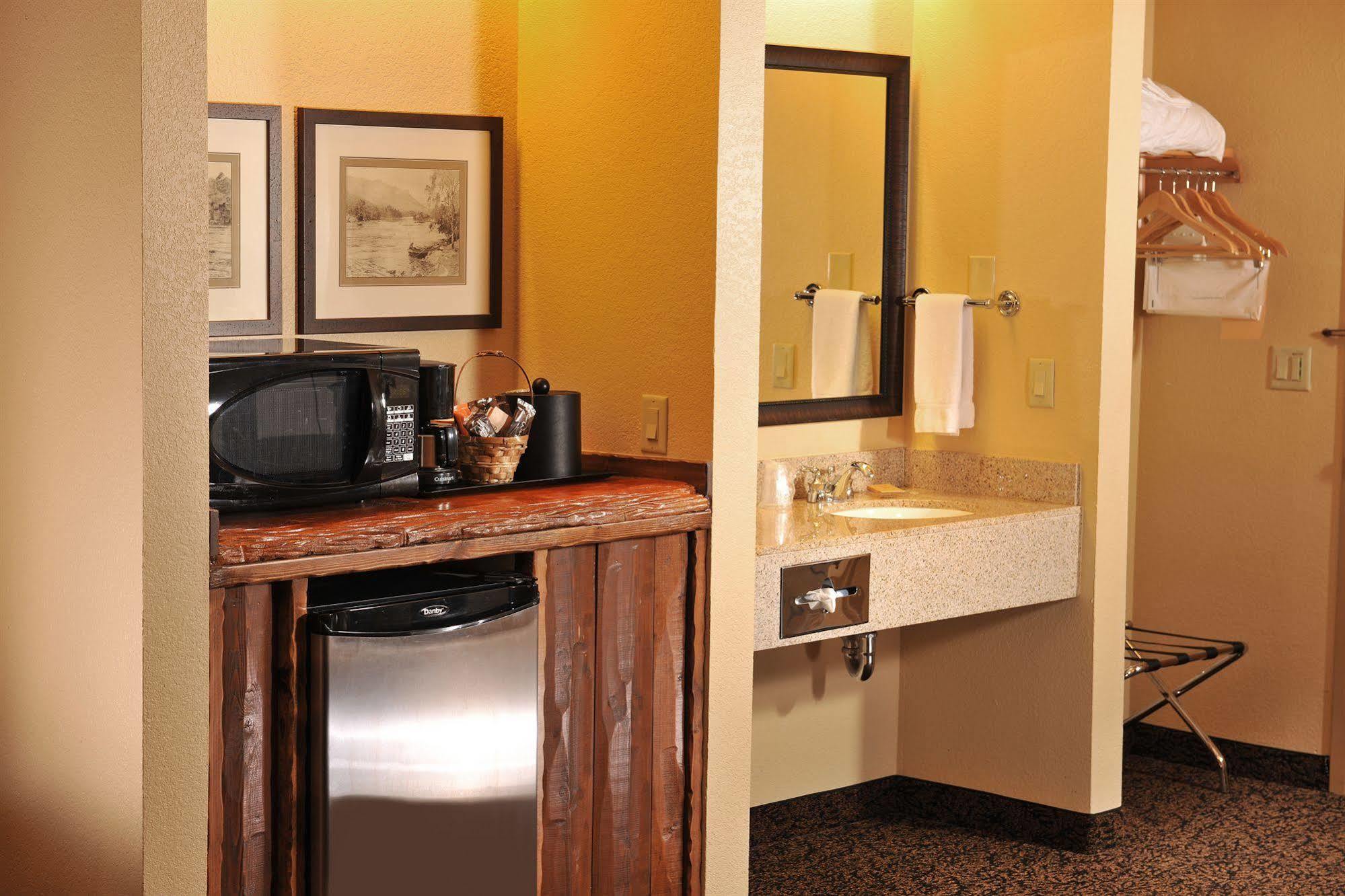 Grand Lodge Hotel Wausau - Rothschild Εξωτερικό φωτογραφία